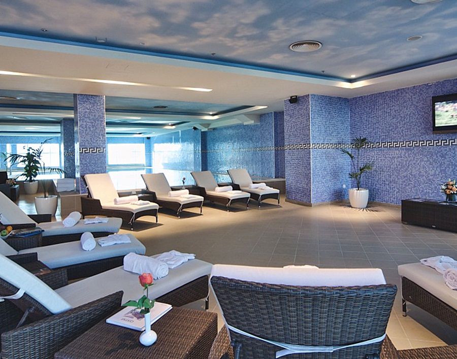 Wiseman Grand Hotel Doha Buitenkant foto The spa at the Grand Hotel