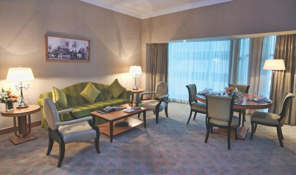 Wiseman Grand Hotel Doha Buitenkant foto A suite at the hotel