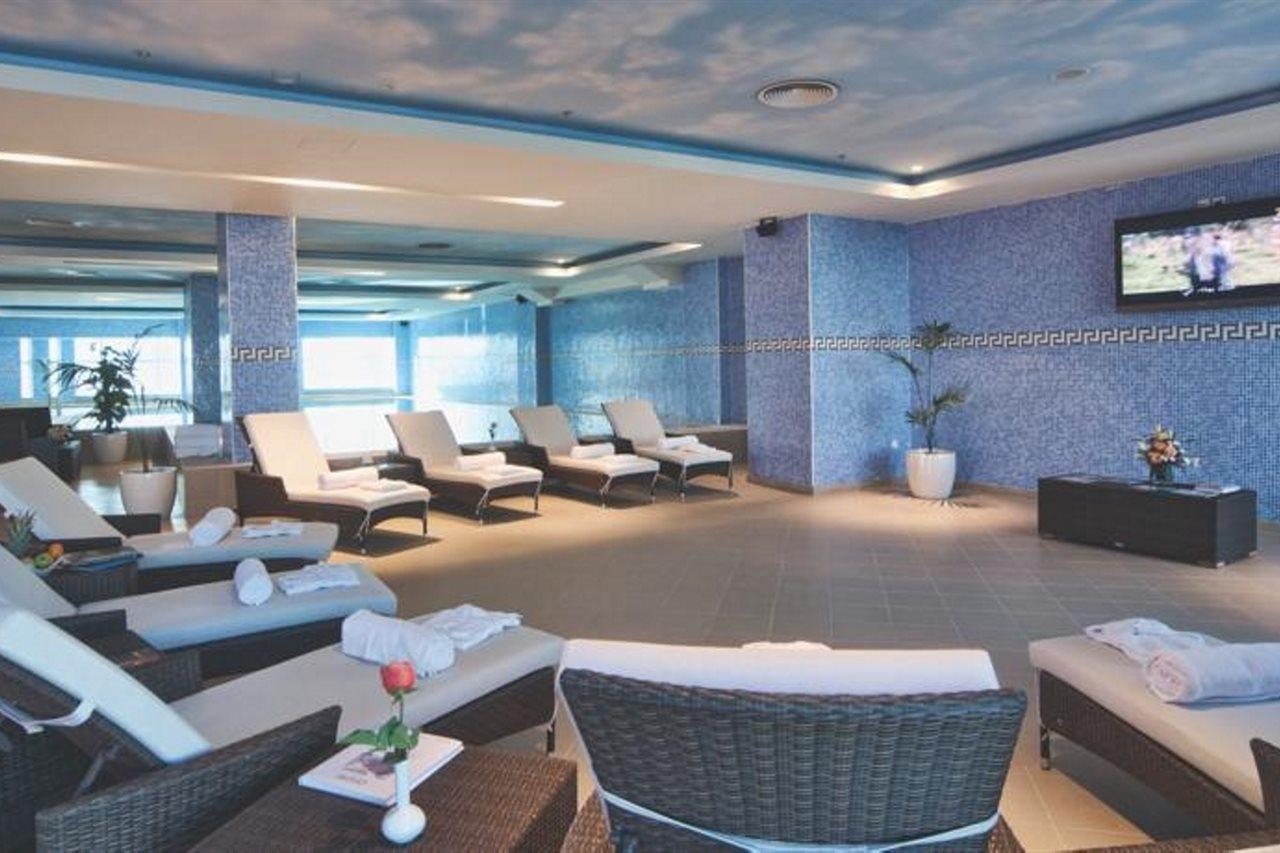 Wiseman Grand Hotel Doha Buitenkant foto The spa at the Grand Hotel