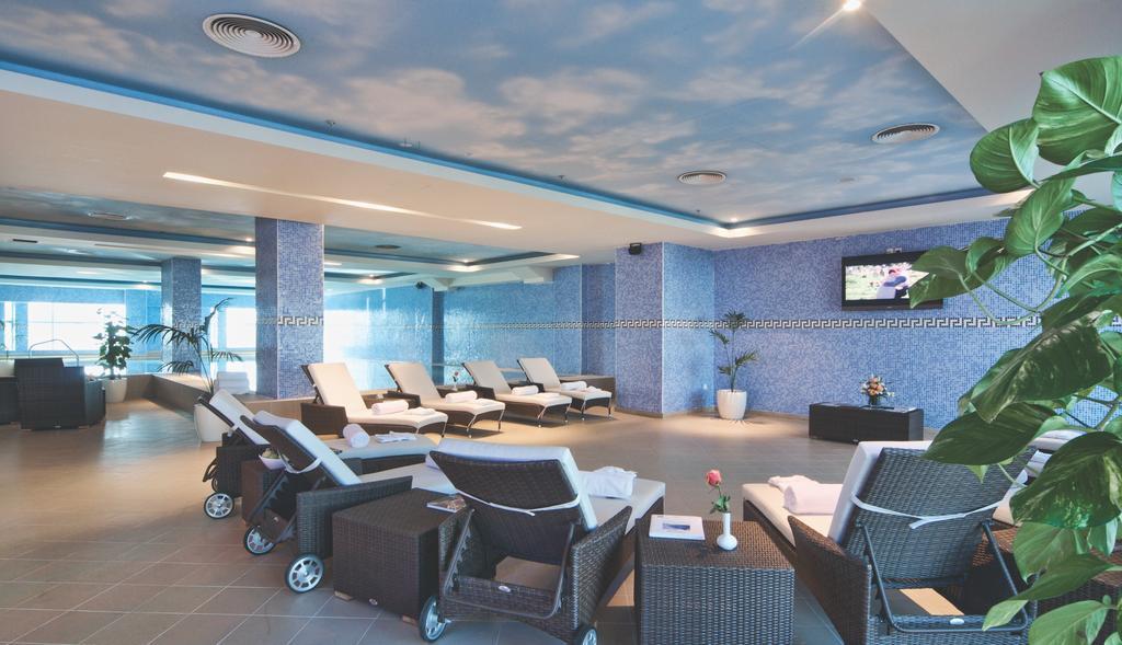 Wiseman Grand Hotel Doha Buitenkant foto The spa at the Grand Hotel